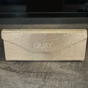 Quay Sunglass Case